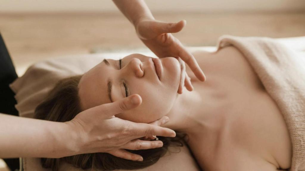 Protocolo facial en cabina.