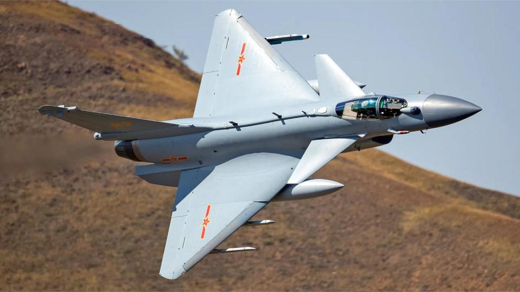 El caza multipropósito Chengdu J-10
