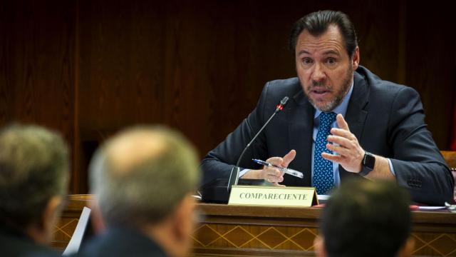 El ministro de Transportes y Movilidad Sostenible, Óscar Puente, en pasado 24 de abril en la comisión del 'caso Ábalos' en el Senado./