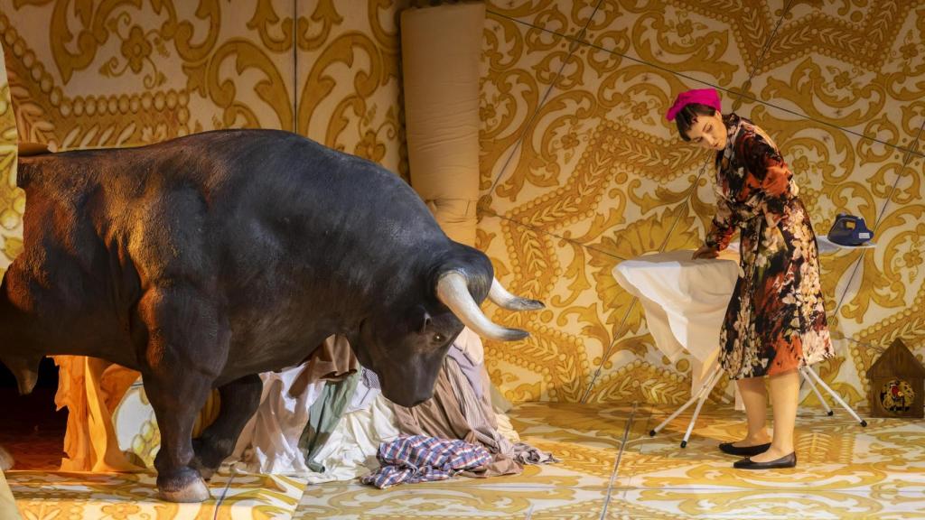Escena de 'L´heure espagnole'. Foto:Miguel Lorenzo-Mikel Ponce-Les Arts