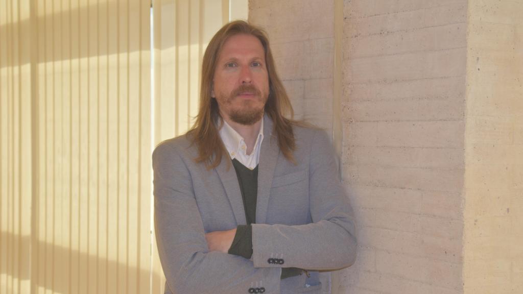 El secretario de Organización de Podemos y procurador de la formación en las Cortes, Pablo Fernández, durante la entrevista con EL ESPAÑOL de Castilla y León