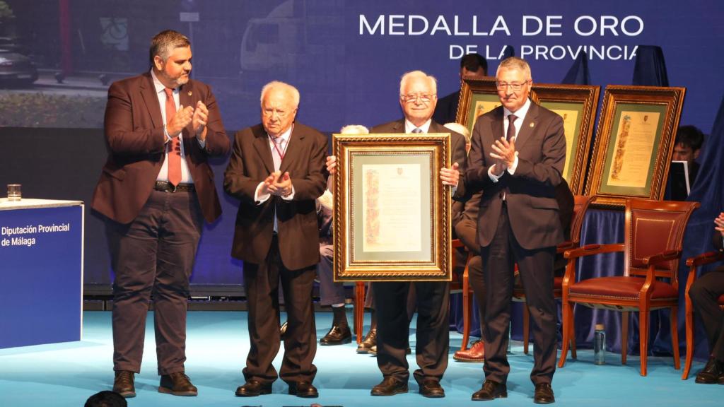 Navarro Hermanos.