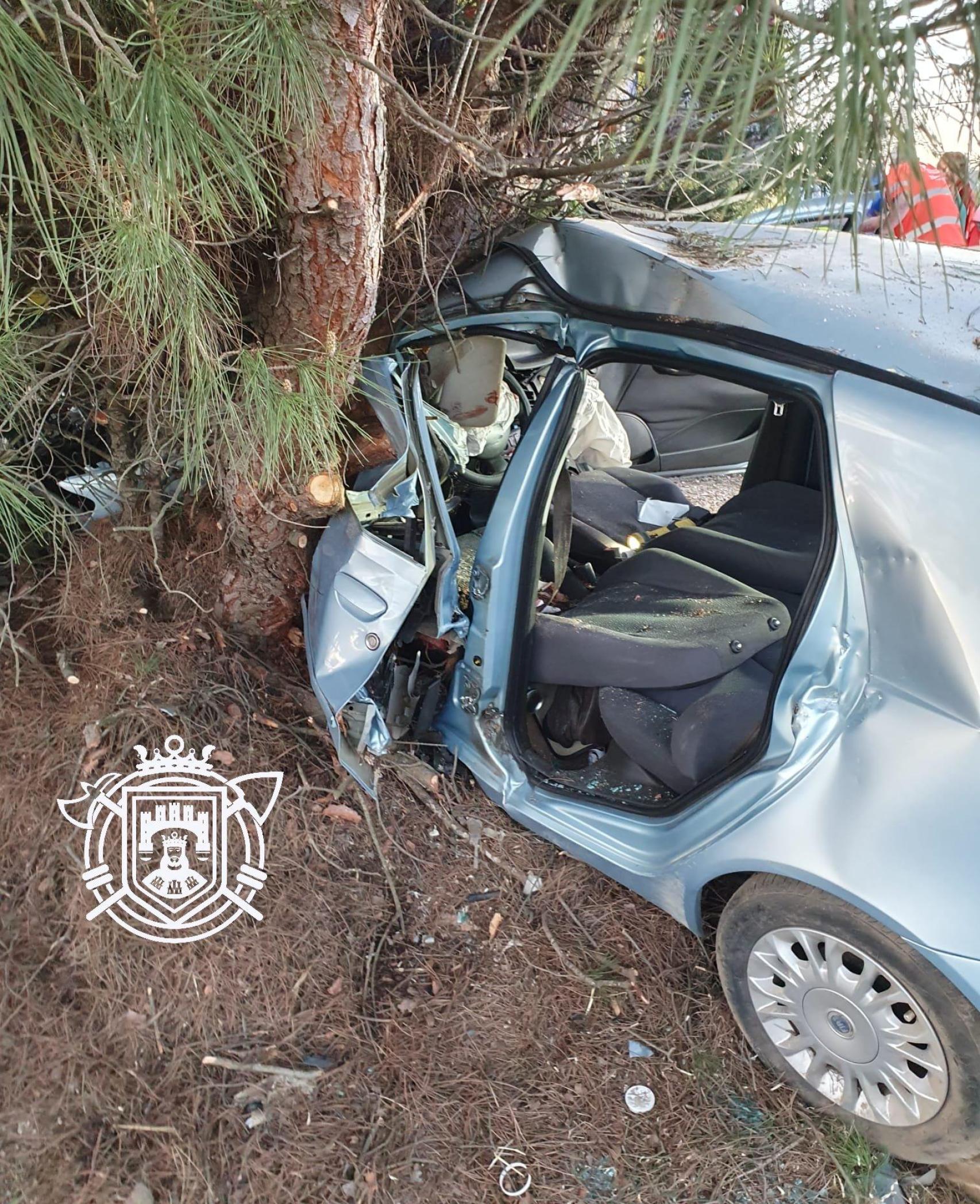 Imagen del coche accidentado en Revilla Vallejera