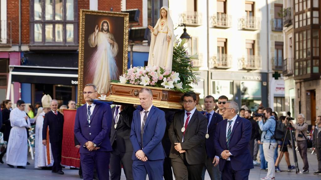 Celebración de la Procesión de la Divina Misericordia de Valladolid, que parte de catedral y llega a la Basílica Santuario Nacional de la Gran Promesa.