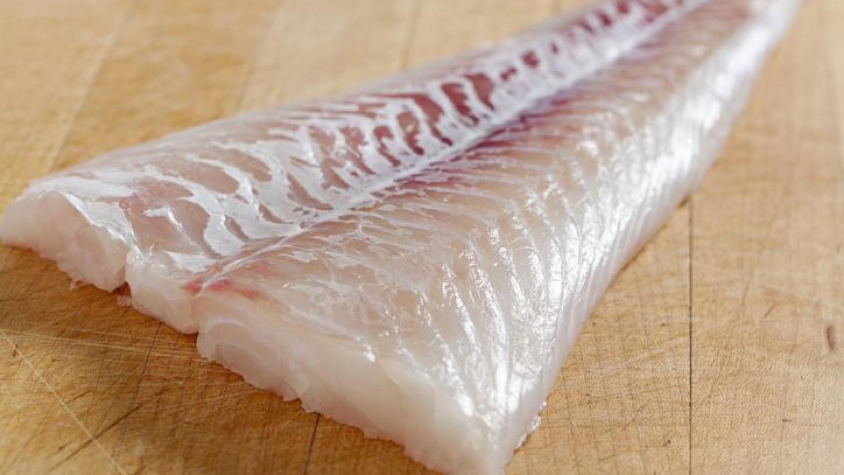 Un filete de bacalao fresco.