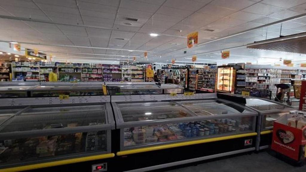 Tienda de Ahorramas en Guadalajara durante el apagón.