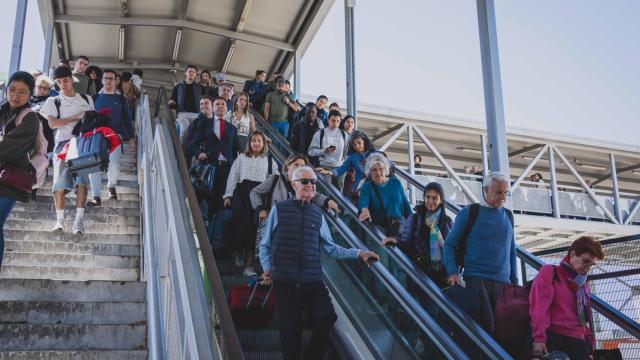 Pasajeros evacuados de la Estación de Chamartín - Clara Campoamor.
