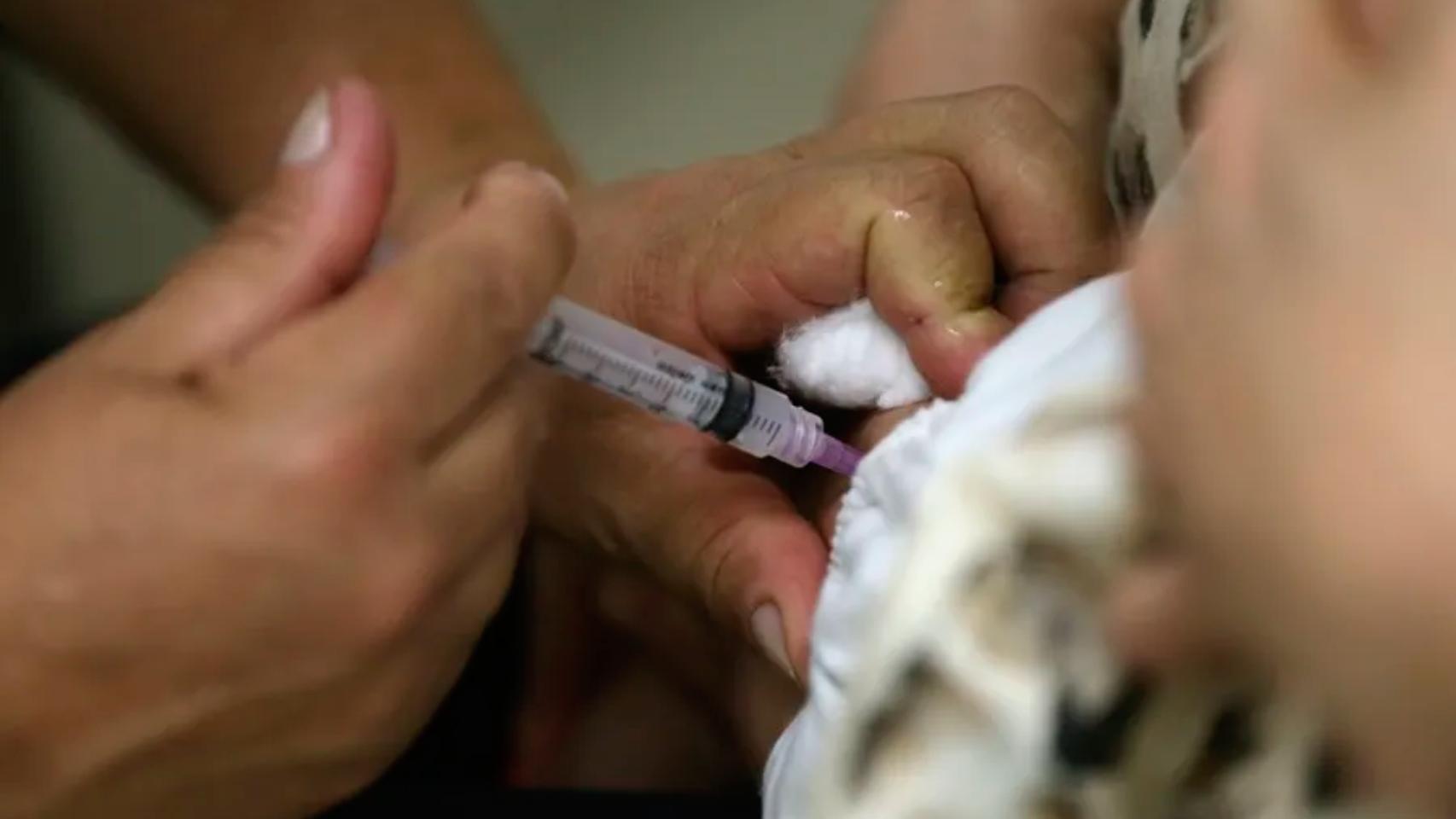 El sarampión se dispara en España con 303 casos en 2025: la cifra más alta desde que la enfermedad fue eliminada