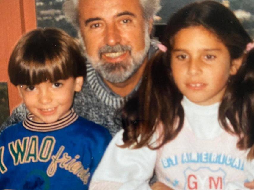 Pepe Tous con sus hijos, Zeus y Thais.