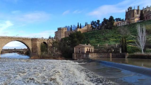Río Tajo a su paso por Toledo.