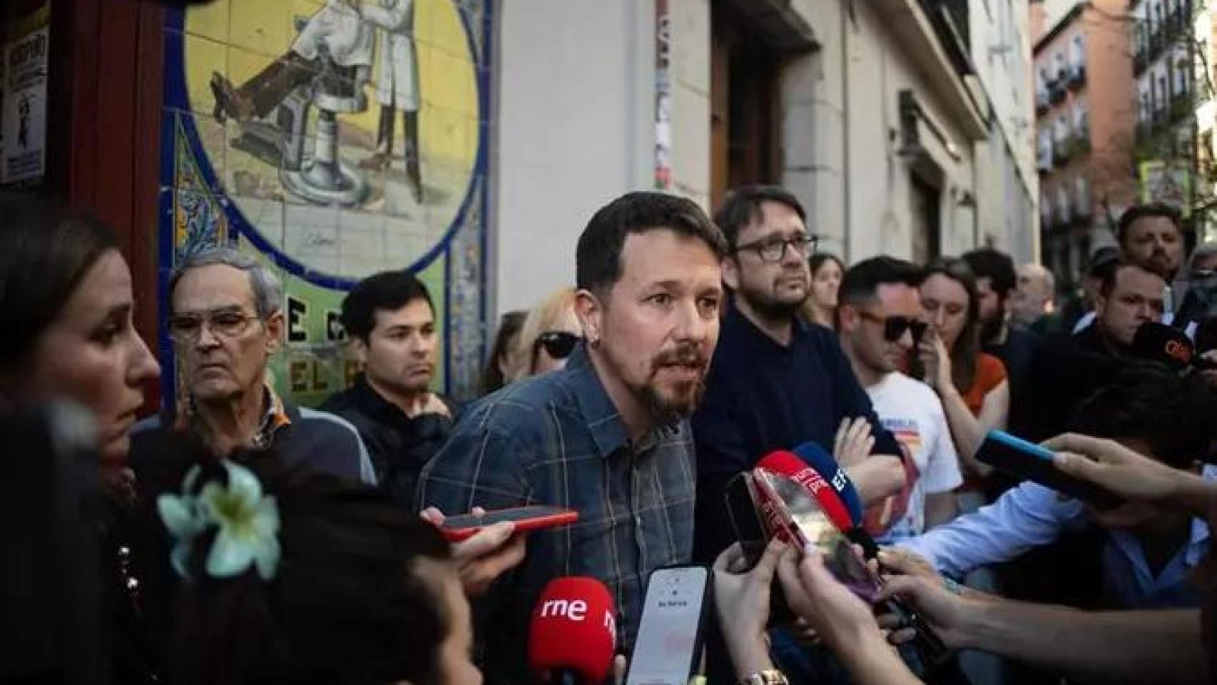 Almeida multa al "empresario pirata" Pablo Iglesias con 4.500 euros por el exceso de aforo en la Taberna Garibaldi