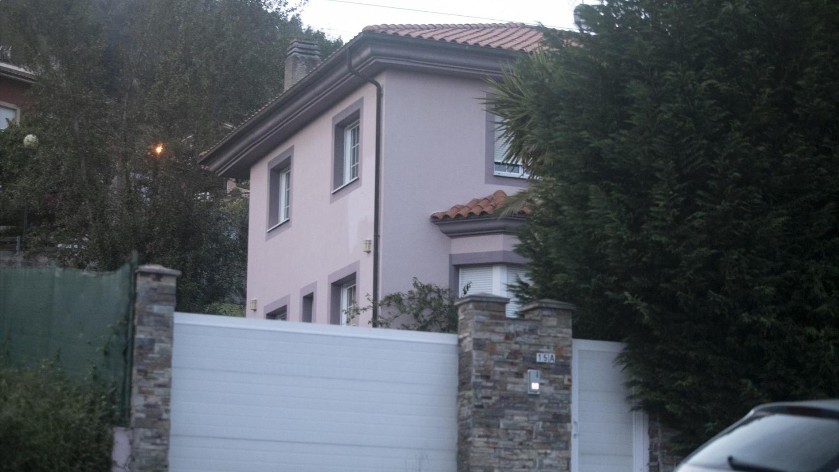 Prisión provisional sin fianza para los padres de los tres niños de 'la casa de los horrores' de Oviedo: se les acusa de maltrato