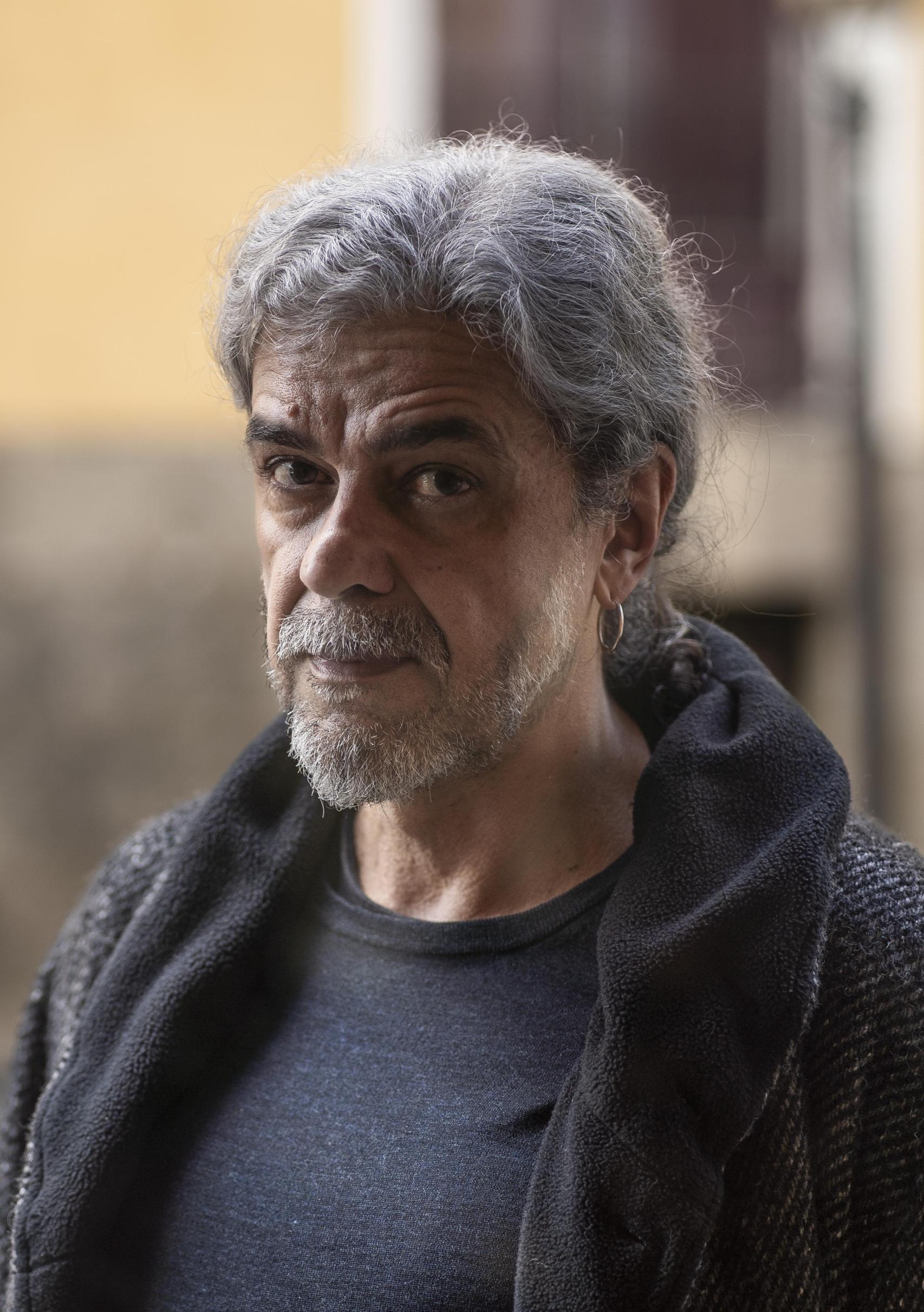 Fernando León de Aranoa en el café Barbieri de Lavapiés (Madrid).