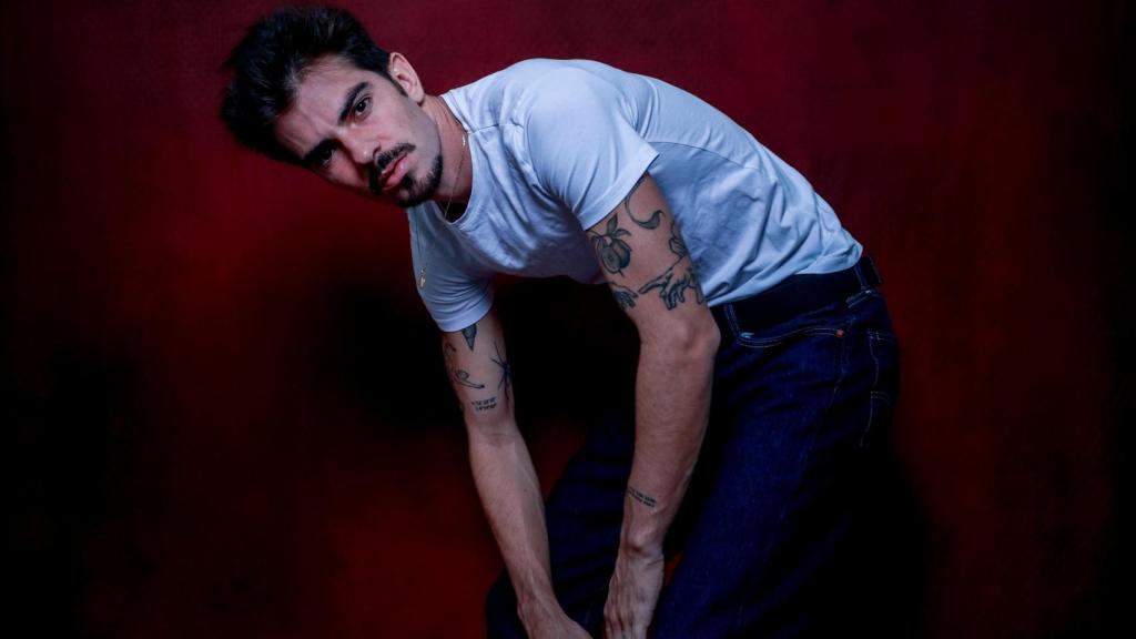 The Xavibo singer poses for Europa Press