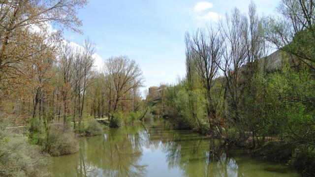 Vista del río Duero en Almazán (Soria)
