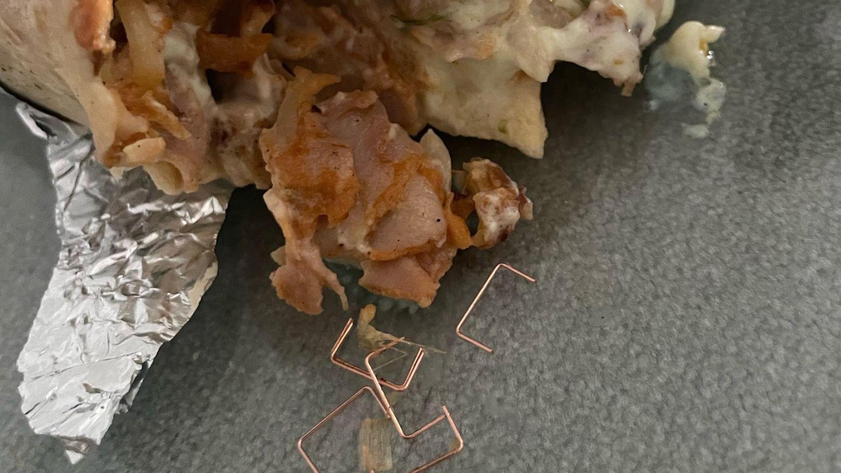 Ingresada una menor en Mérida tras comer un kebab con grapas dentro: el local dice cumplir con los  parámetros sanitarios 