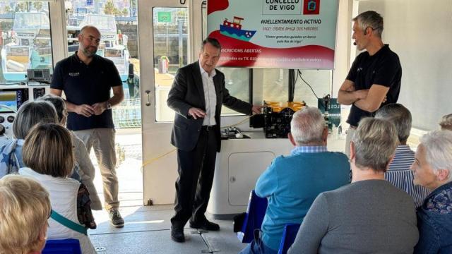 Abel Caballero, en la presentación de los viajes por la ría del progama Vigo, cidade amiga dos maiores