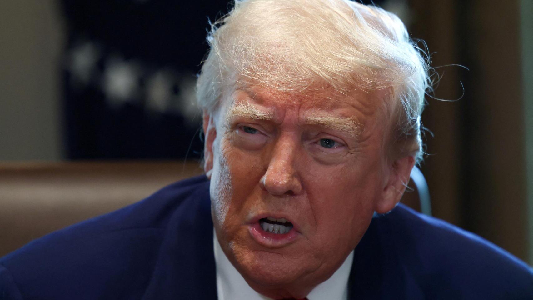 Trump vuelve a cargar contra la Justicia de EEUU por "no permitirle" deportar migrantes: "Nuestro país está acabado"