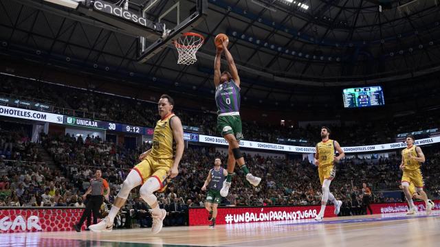 Tyson Pérez ataca el aro en el Unicaja vs. Morabanc Andorra
