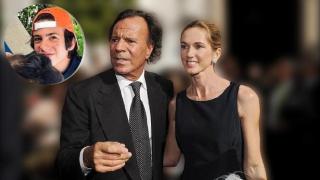 Julio Iglesias y Miranda Rijnsburger, junto su hijo Guillermo, en un montaje de JALEOS.