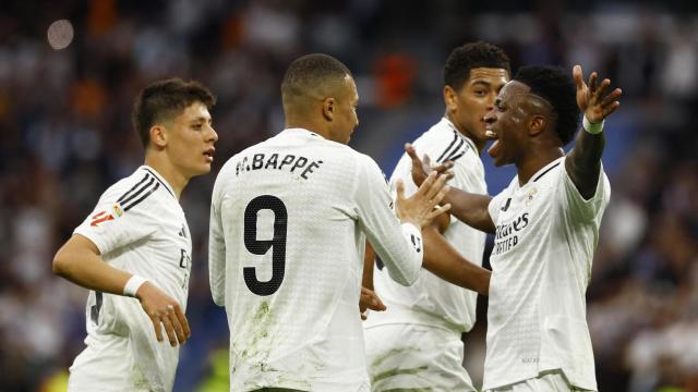 Güler, Mbappé y Vinicius celebran un gol