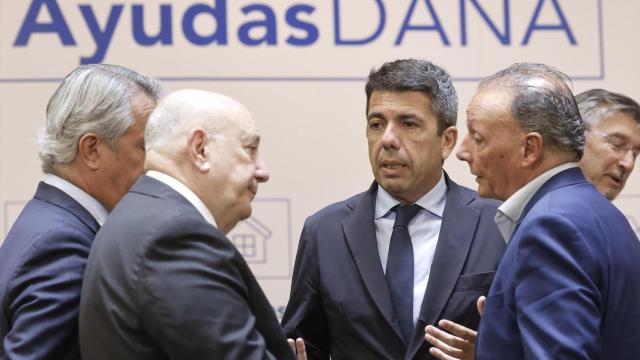 Mazón presenta las nuevas ayudas del 'Pla Recuperem València' . Rober Solsona / EP