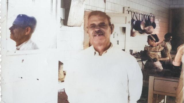 Francisco Ibáñez, el primer cocinero de la saga en las cocinas del Balneario de Archena.