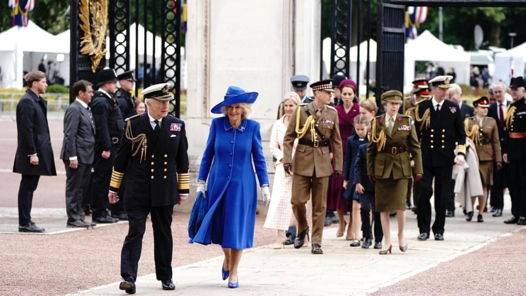 La familia real británica en el primer acto para el 80 aniversario del Día de la Victoria.