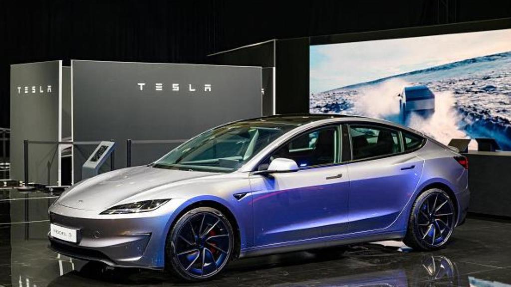 Salón de Bruselas 2025, Tesla, Model 3.