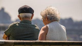 Ancianos sentados