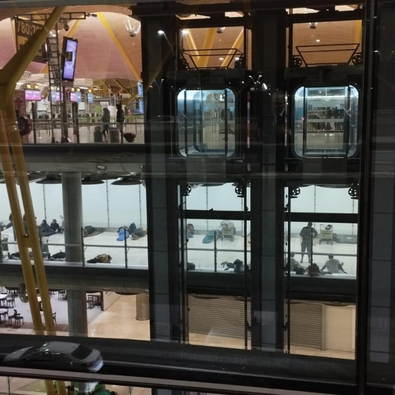 Indigentes en la T4 del aeropuerto de Barajas