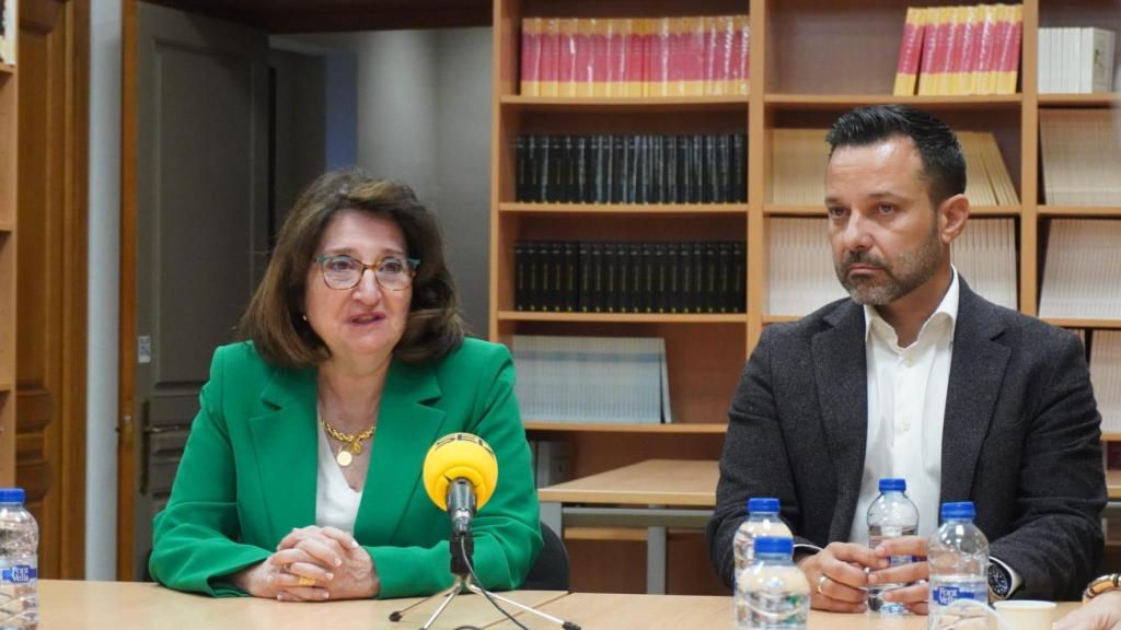 La rectora de la Universidad de Alicante, Amparo Navarro, y el CEO de Orizon, Ángel Pineda.
