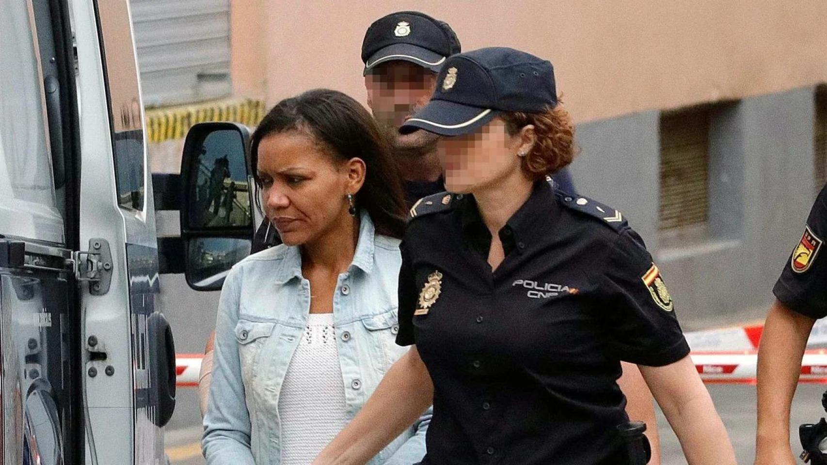 A Ana Julia le dejaron grabar entrevistas en la cárcel para pagar los 700.000 € que debe al Estado y a los padres de Gabriel