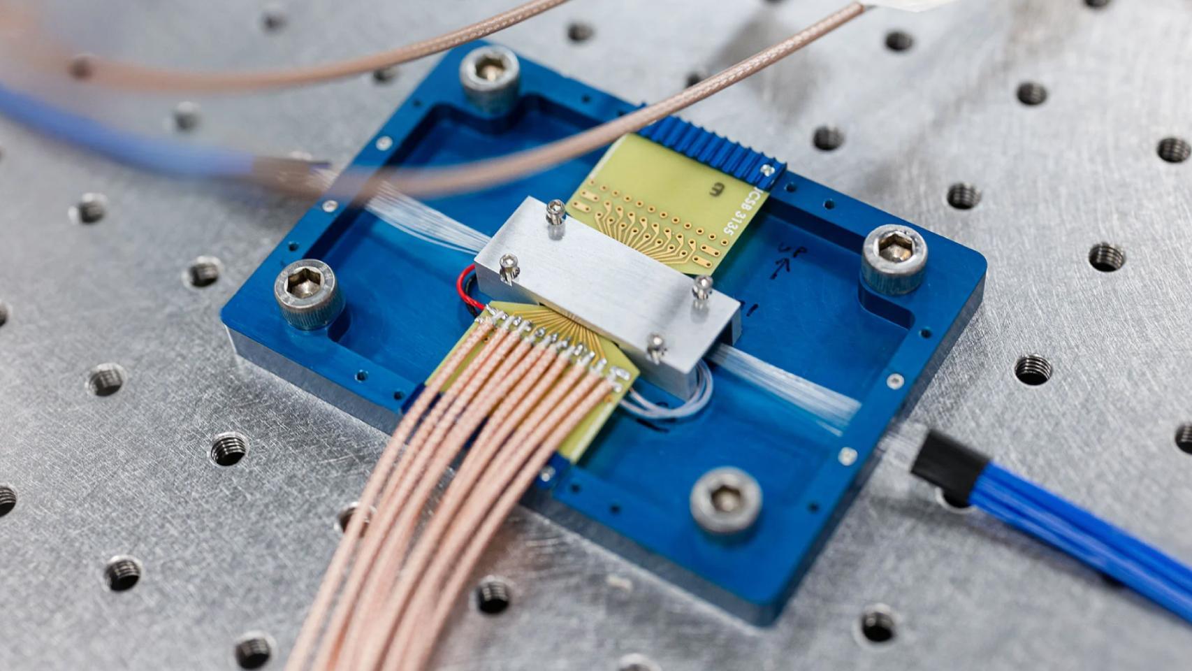 ¡Revolución Cuántica! Nuevo Chip Acelera el Desarrollo y Promete Cambios Radicales en la Próxima Década