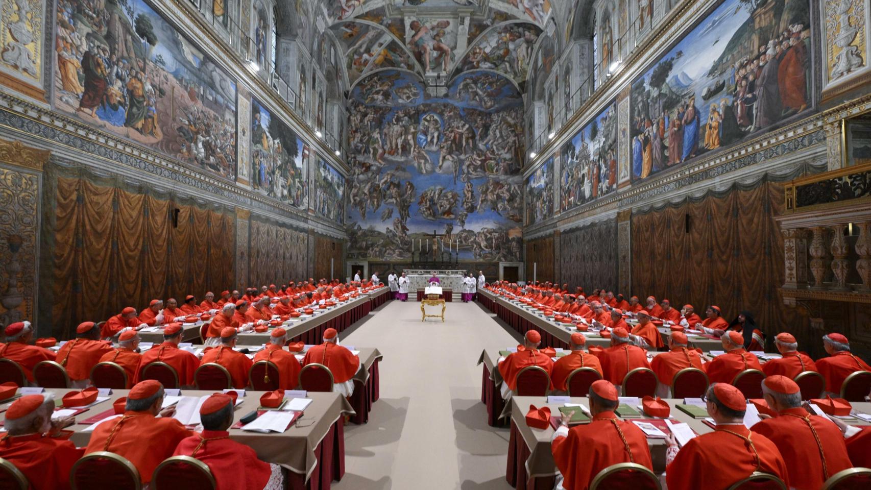 Cónclave, en directo | Segundo día: los cardenales se encierran en la Capilla Sixtina para elegir al nuevo Papa, con Pietro Parolin y Luis Antonio Tagle como favoritos
