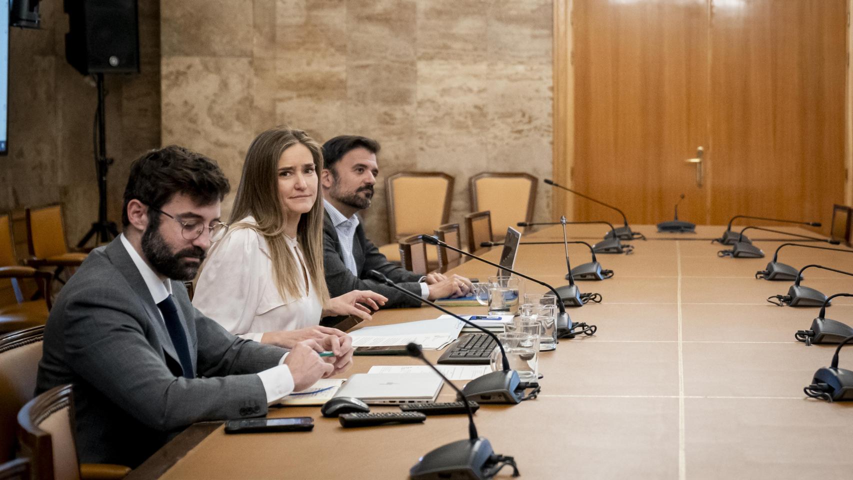 Última hora política, en directo | El Gobierno asegura que el gasto para evitar otro apagón será "imperceptible" en la factura de la luz