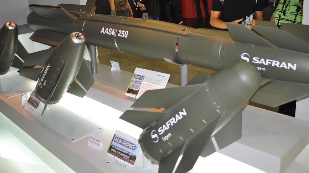 Misiles AASM de Safran en una exposición en 2011.