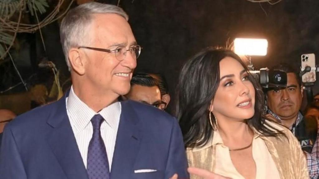 Ricardo Salinas y su esposa en el estreno de 'Malinche' en México.
