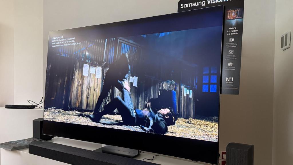 Televisor Samsung Neo QLED 8K QN990F
