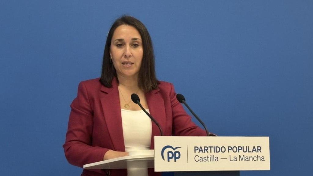 La portavoz del PP Castilla-La Mancha, Alejandra Hernández, en rueda de prensa este viernes.