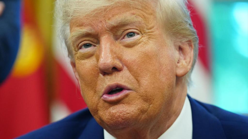 El presidente de Estados Unidos, Donald Trump, tras anunciar un acuerdo comercial entre Estados Unidos y Reino Unido, el 8 de mayo de 2025.