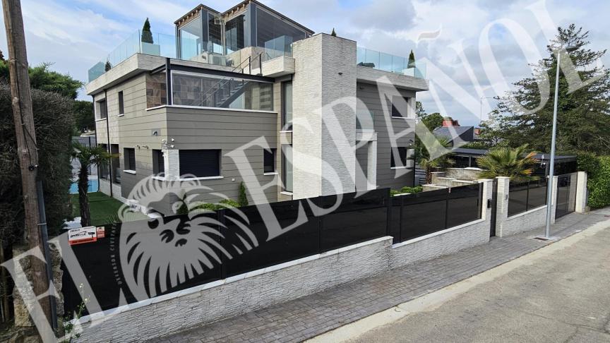 Las fotos de la impresionante casa de Plex en la Sierra de Madrid