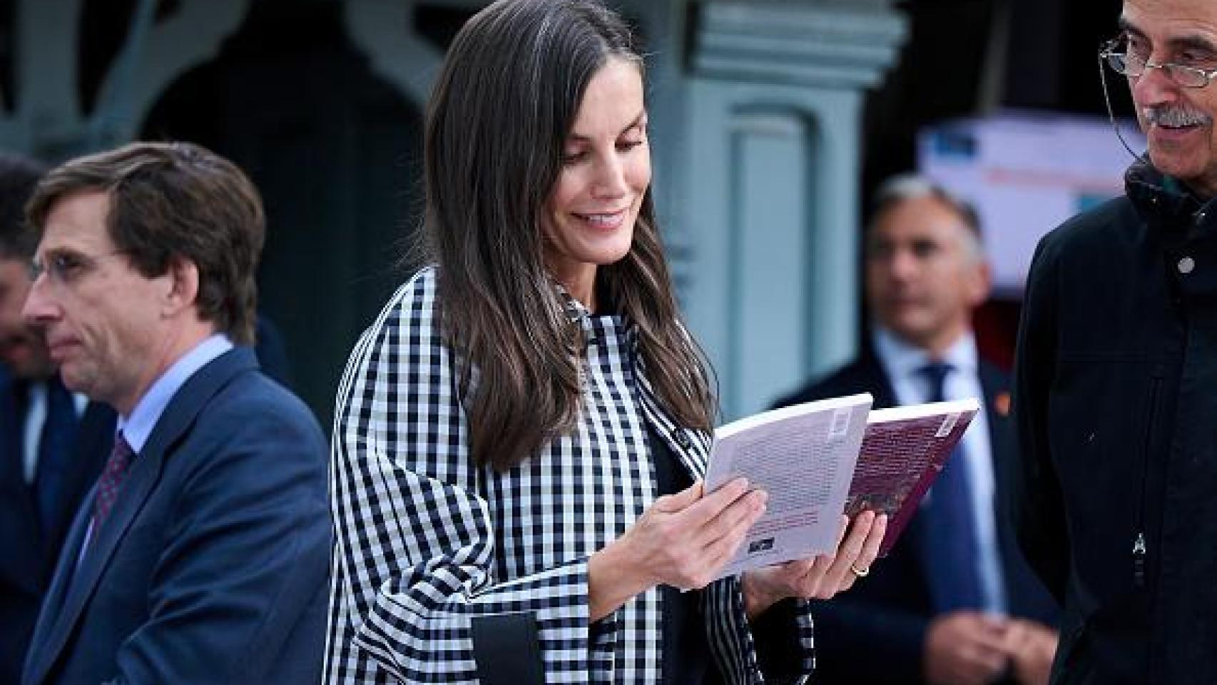 "Si alguien me llama viejuna...": la divertida frase de Letizia para explicar su devoción por la radio y otras confesiones