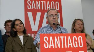 Xosé Sánchez Bugallo, junto a Mila Castroy Mercedes Rosón.