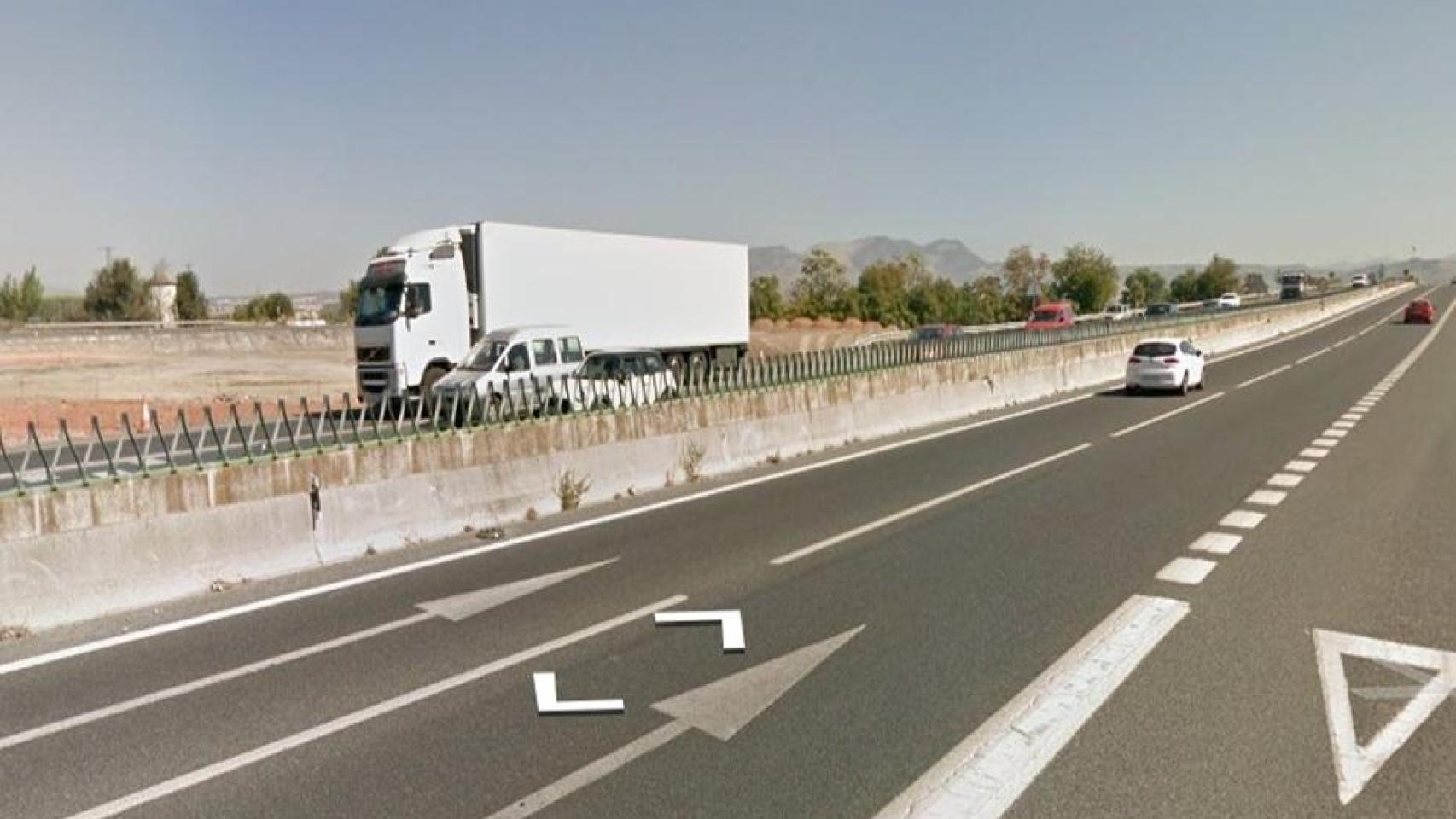 Muere un motorista de 33 años al salirse de la vía en una curva en la A-92G de Granada