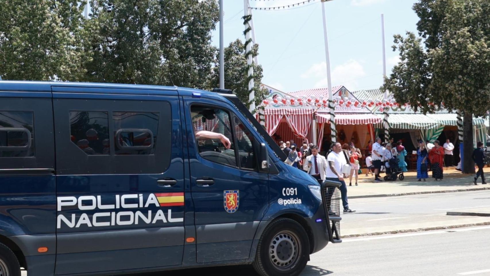 Una reyerta entre dos grupos en las cercanías de la Feria de Sevilla acaba con un menor herido y un detenido