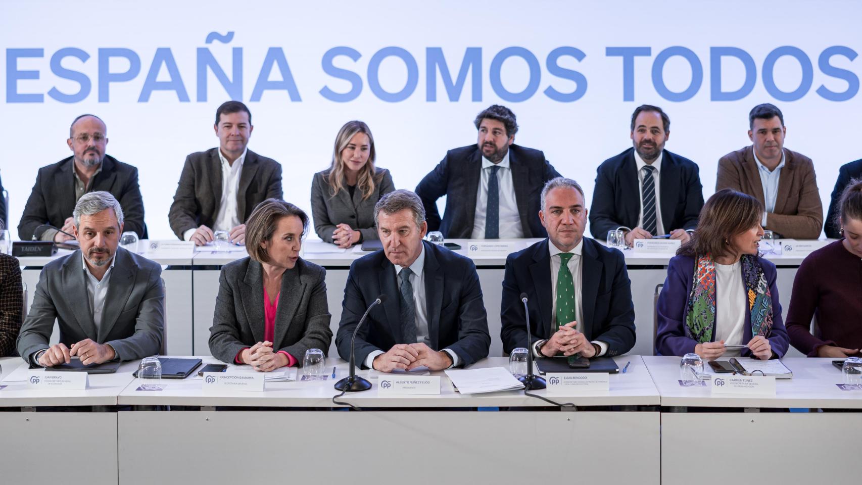 Última hora política, en directo | Feijóo reúne este lunes a la Ejecutiva del PP en pleno debate interno sobre si adelantará el Congreso del partido
