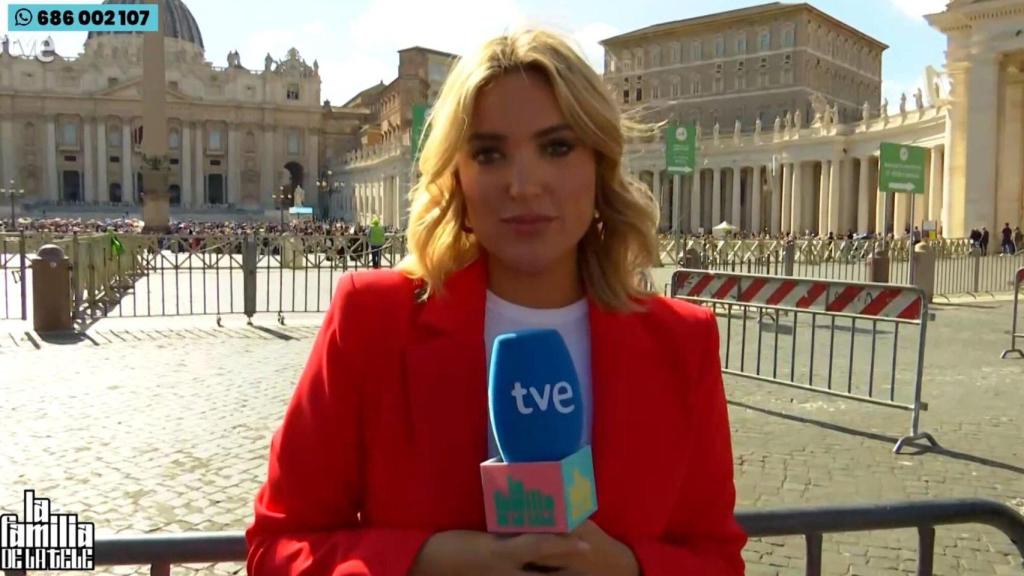 Marta Riesco, desde la Plaza de San Pedro de Roma, el día de la fumata blanca.