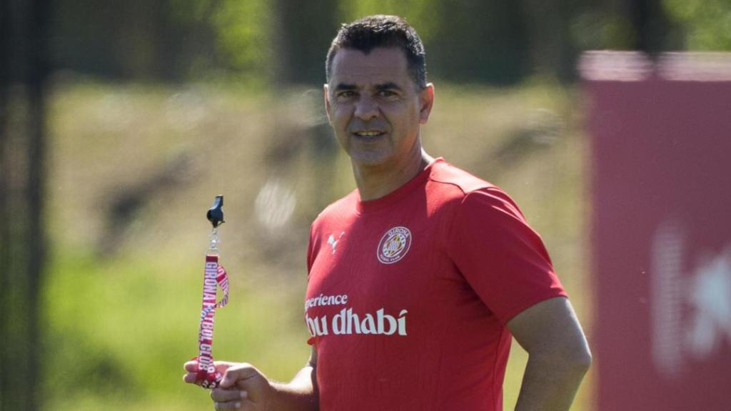 Míchel reaparece en el Girona tras superar una trombosis.
