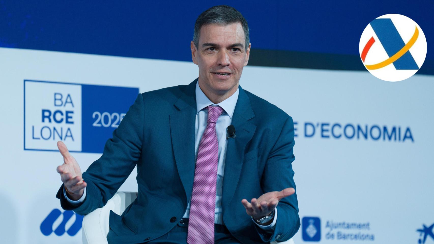 Pedro Sánchez, junto al logo de la Agencia Tributaria.